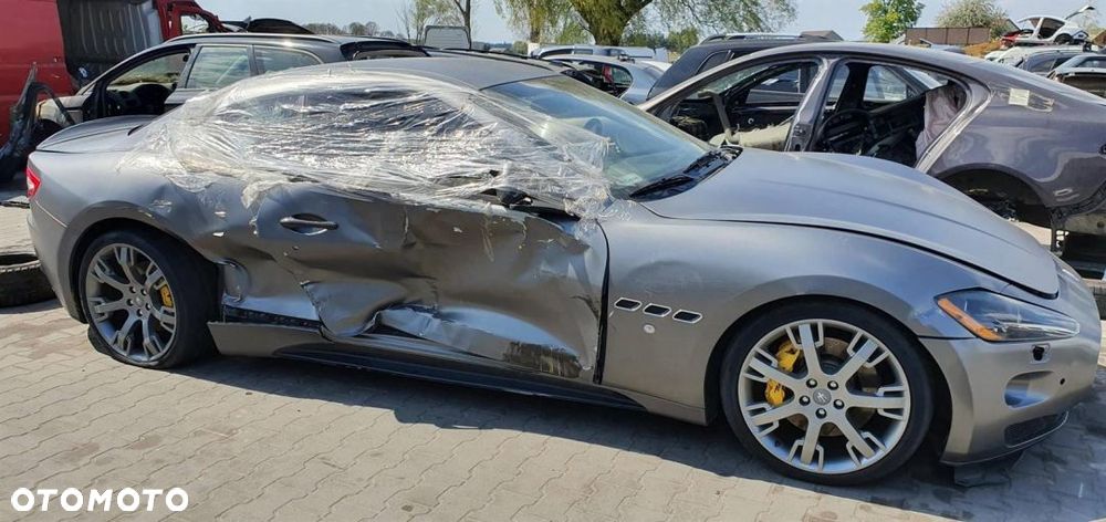 SZYBA TYŁ MASERATI GRANTURISMO MC Sport Line - 3