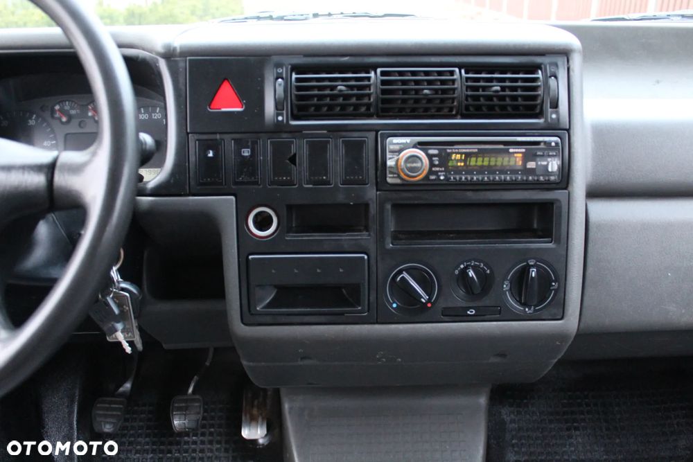 Volkswagen TRANSPORTER T4 DOKA - 23