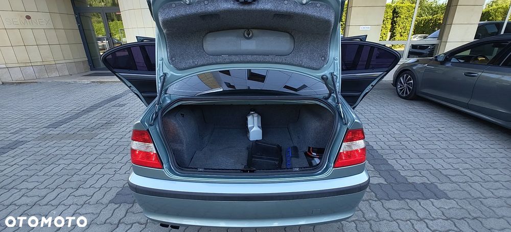 BMW Seria 3 320i - 18