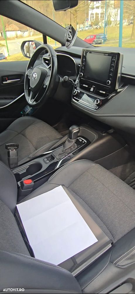 Toyota Corolla 1.8 HSD Business Plus - 9