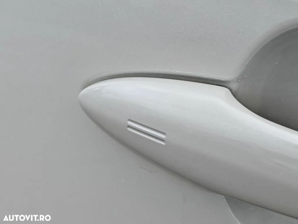 Toyota Corolla ver-sedan-1-8-hsd-dynamic - 25