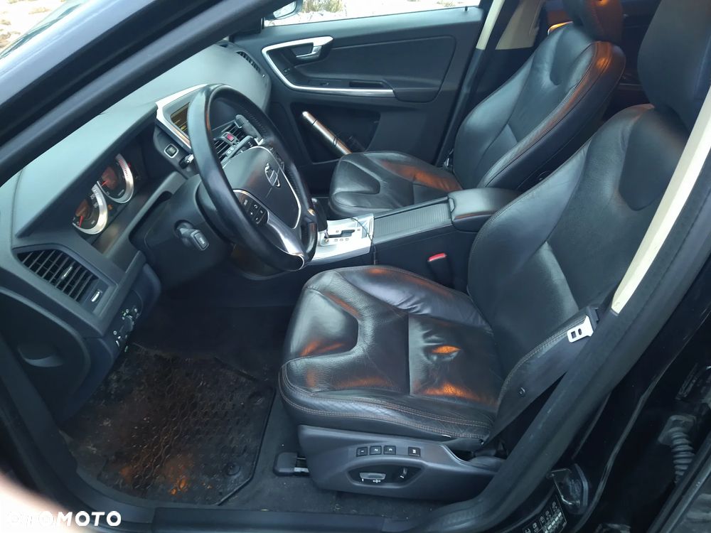 Volvo XC 60 D5 AWD Summum - 8