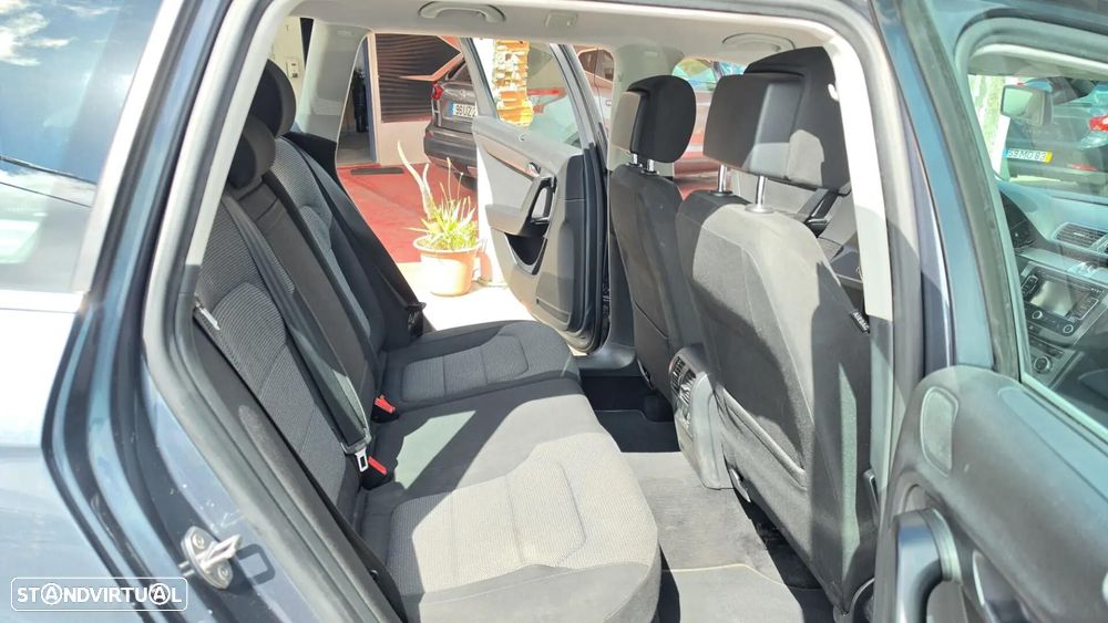VW Passat Variant 1.6 TDI BlueMotion - 15