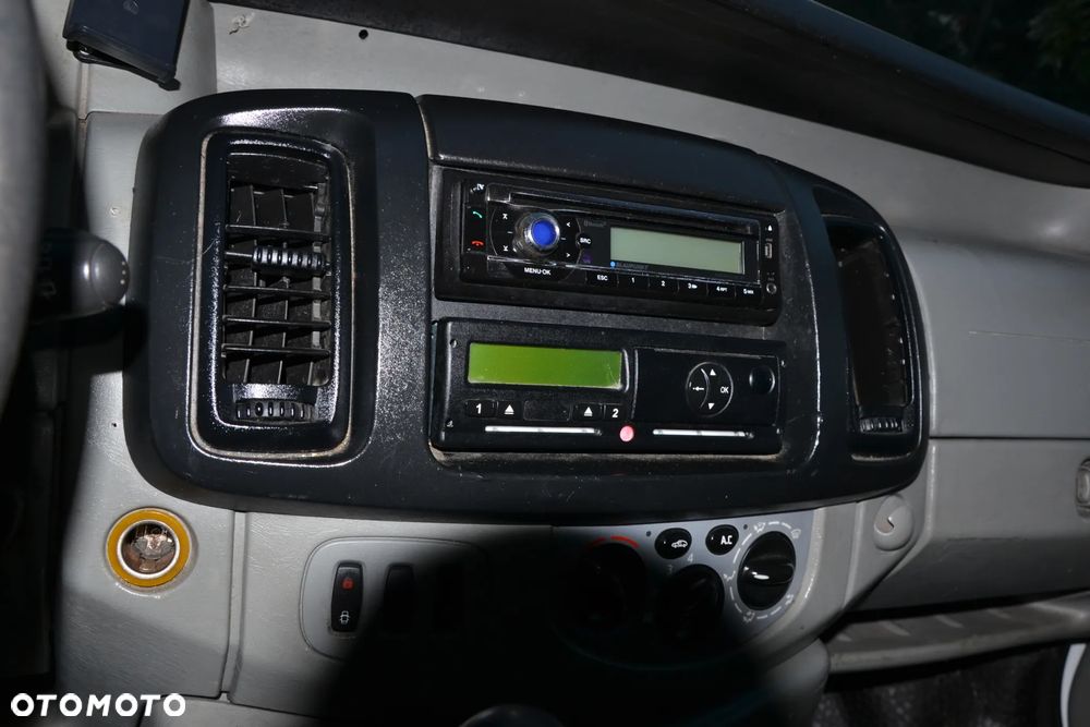 Opel Vivaro - 9