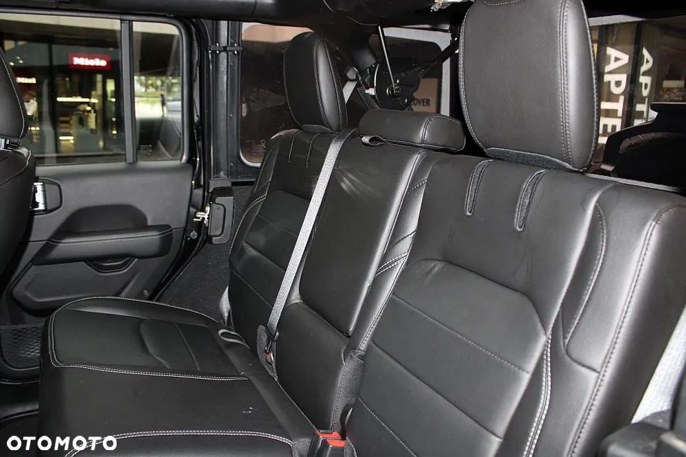 Jeep Wrangler Unlimited 2.0 4xe Plug-In Hybrid Softtop Sahara - 17
