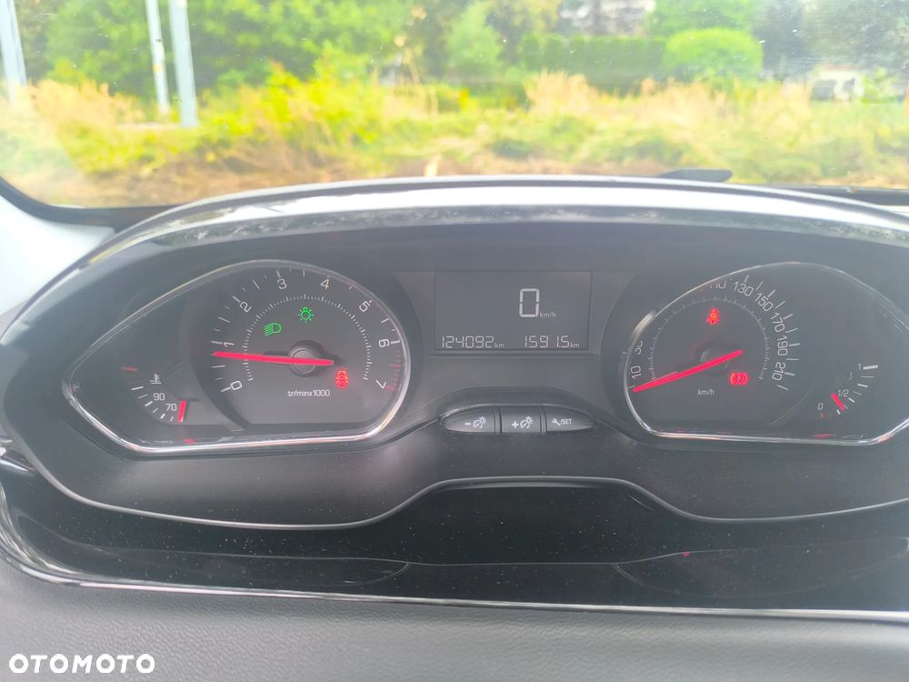 Peugeot 208 1.2 PureTech Style - 7
