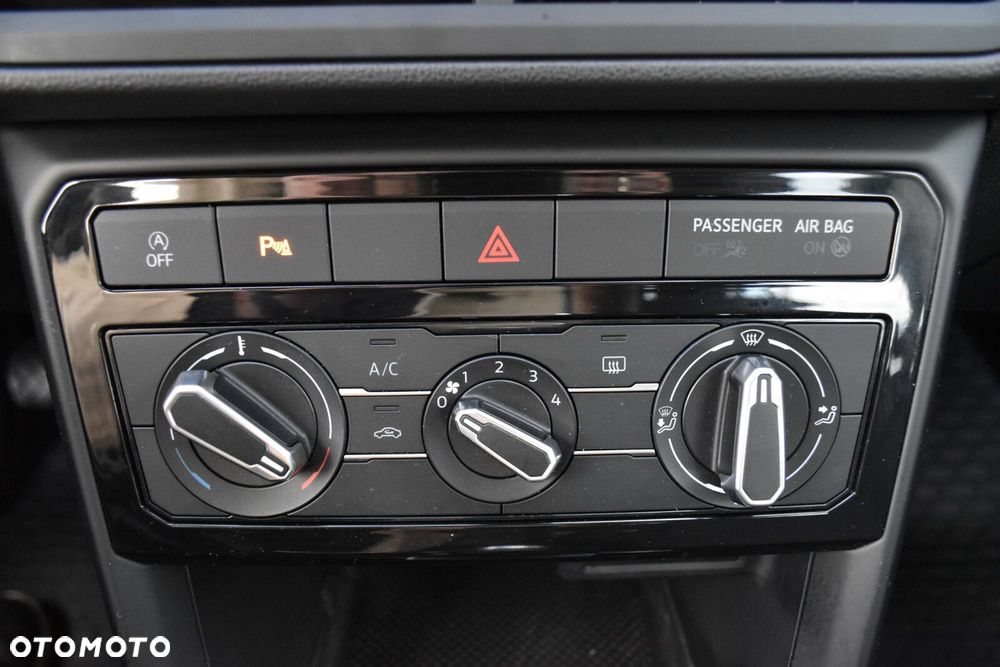 Volkswagen T-Cross - 23