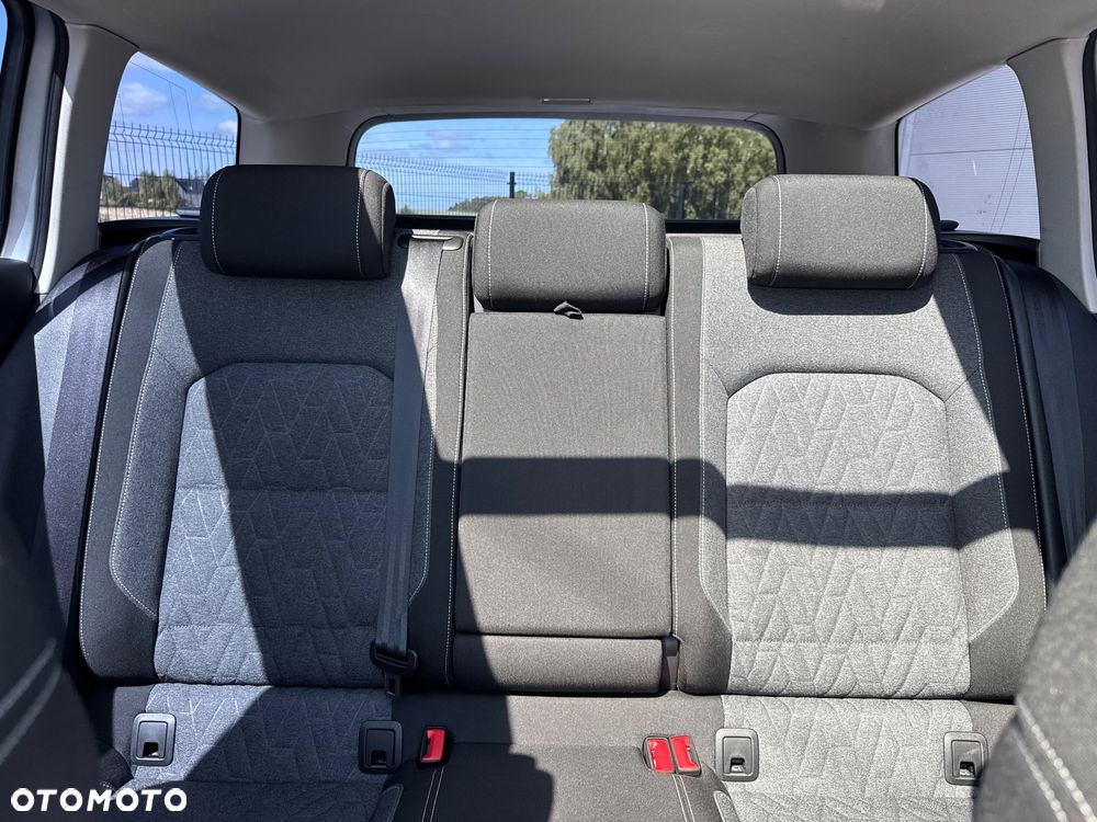 Volkswagen Passat - 15