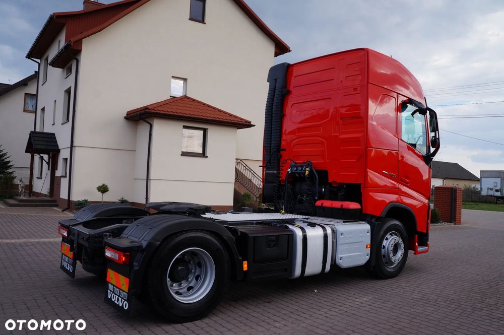 Volvo FH 4 EURO 6 GLOBETROTTER NISKI PRZEBIEG PEŁEN SERWIS - 5