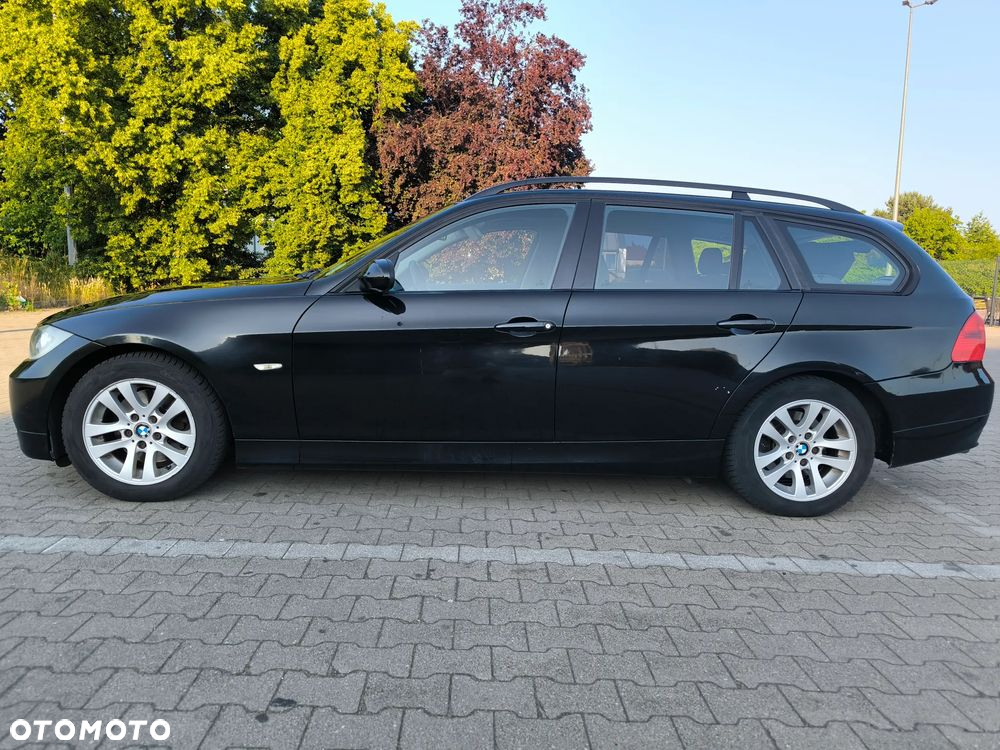 BMW Seria 3 318d DPF Touring - 9