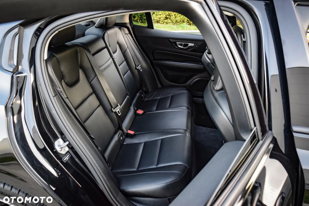 Volvo S60 T5 Momentum Pro - 27