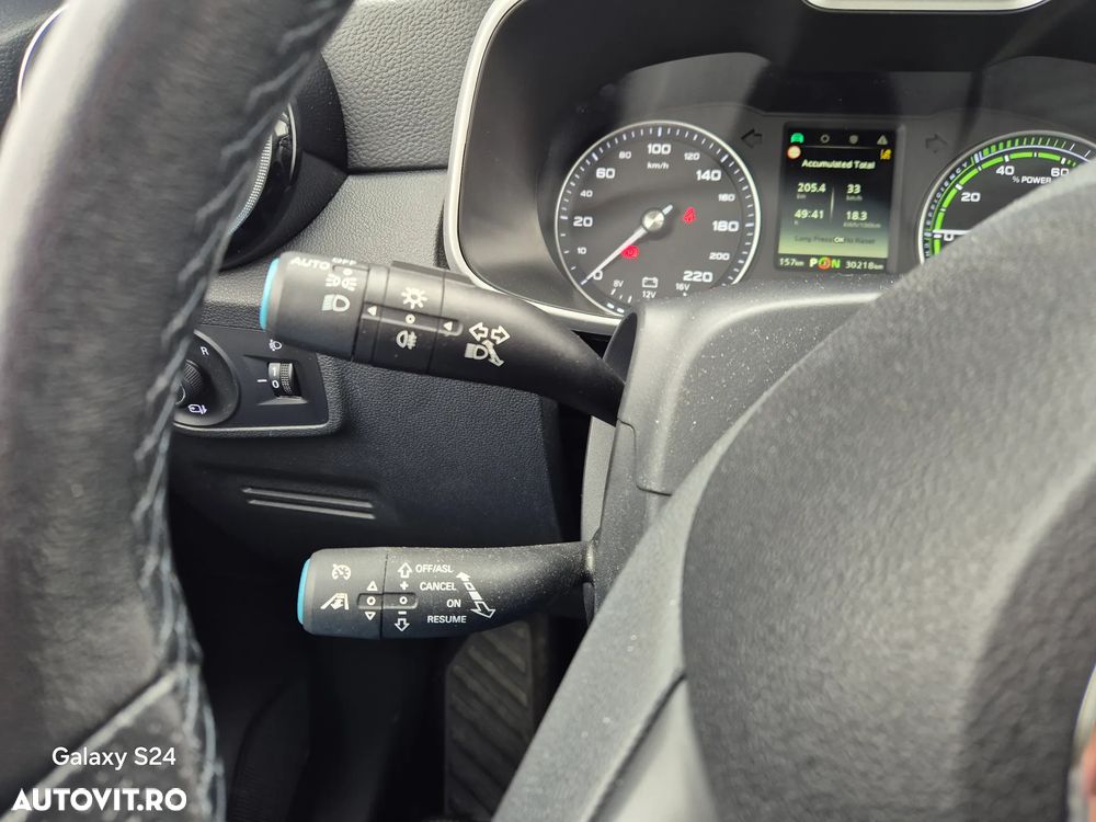 MG ZS EV Luxury - 19
