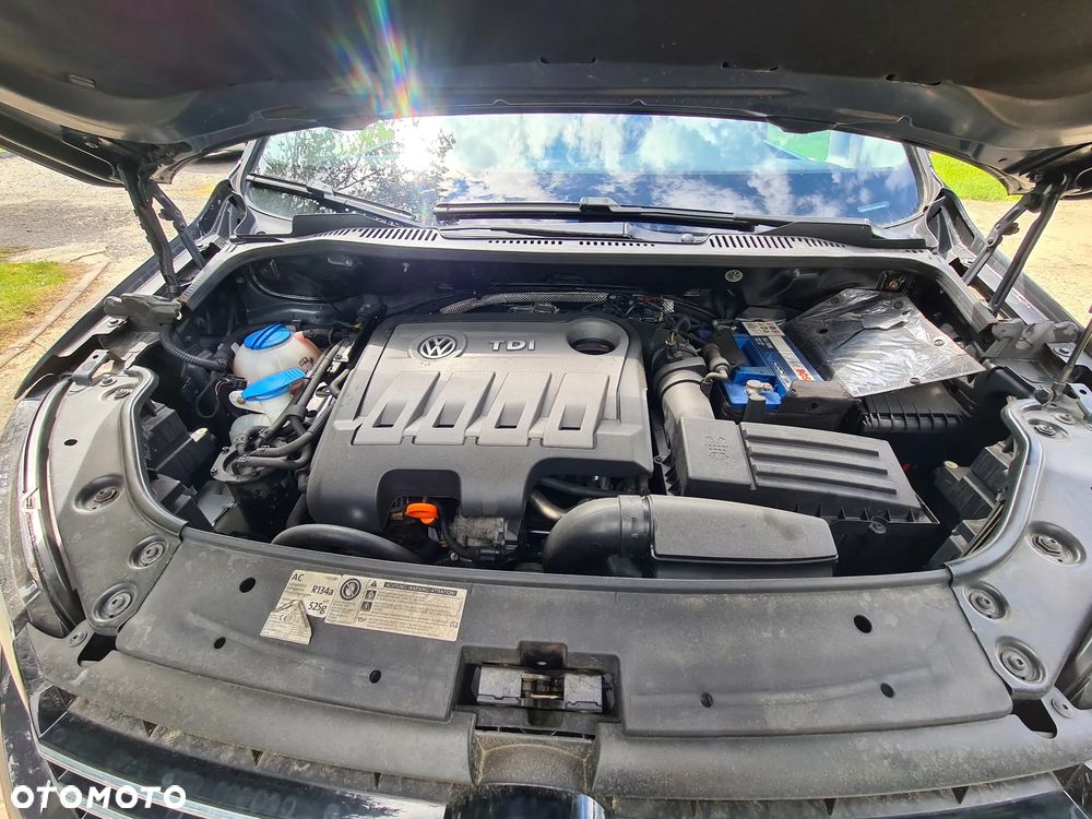 Volkswagen Touran - 10