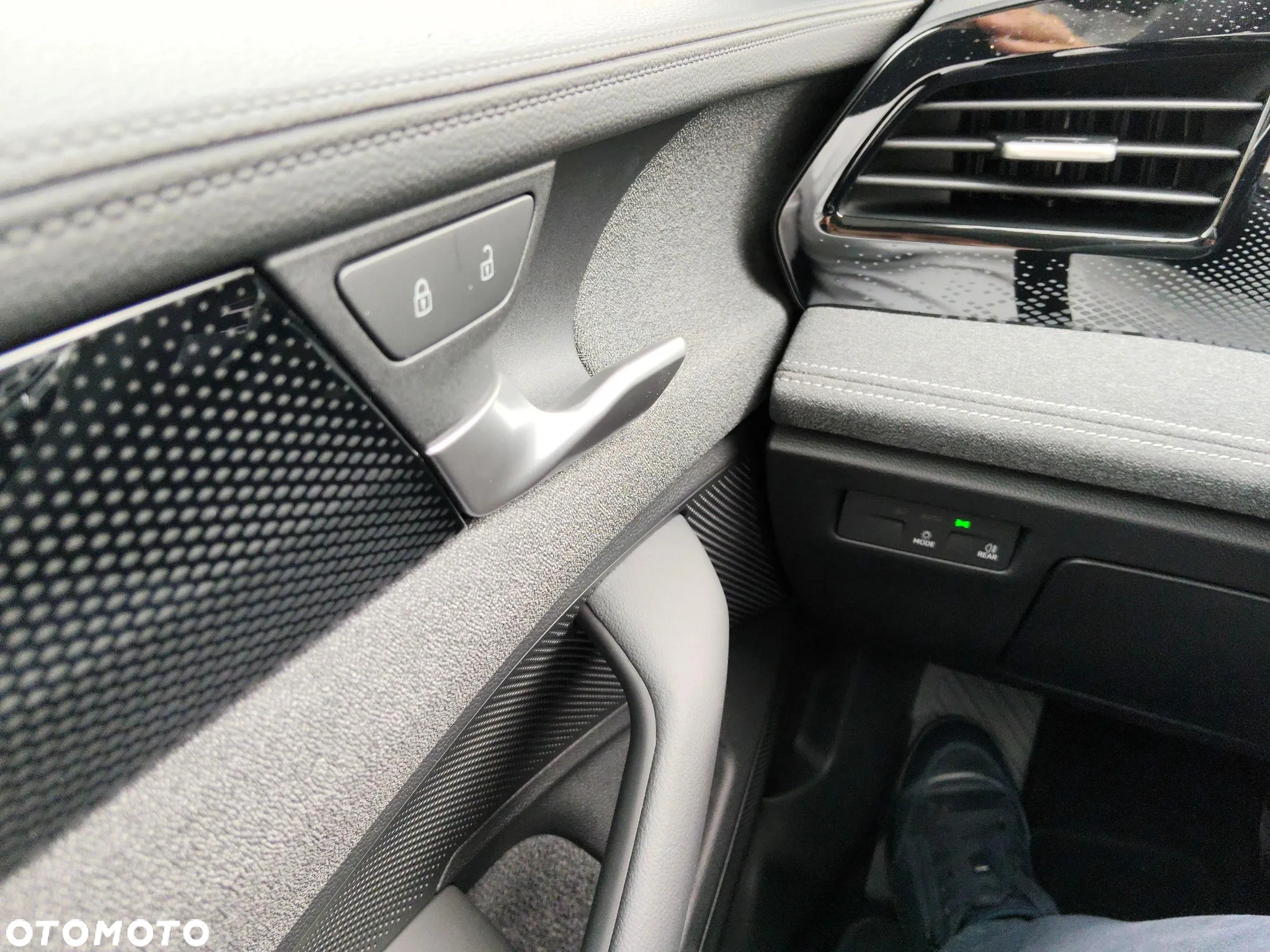 Volkswagen Passat 1.5 TSI ACT mHEV DSG - 22