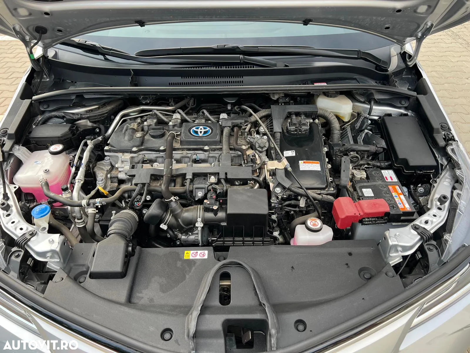 Toyota Corolla 1.8 HSD Dynamic - 9