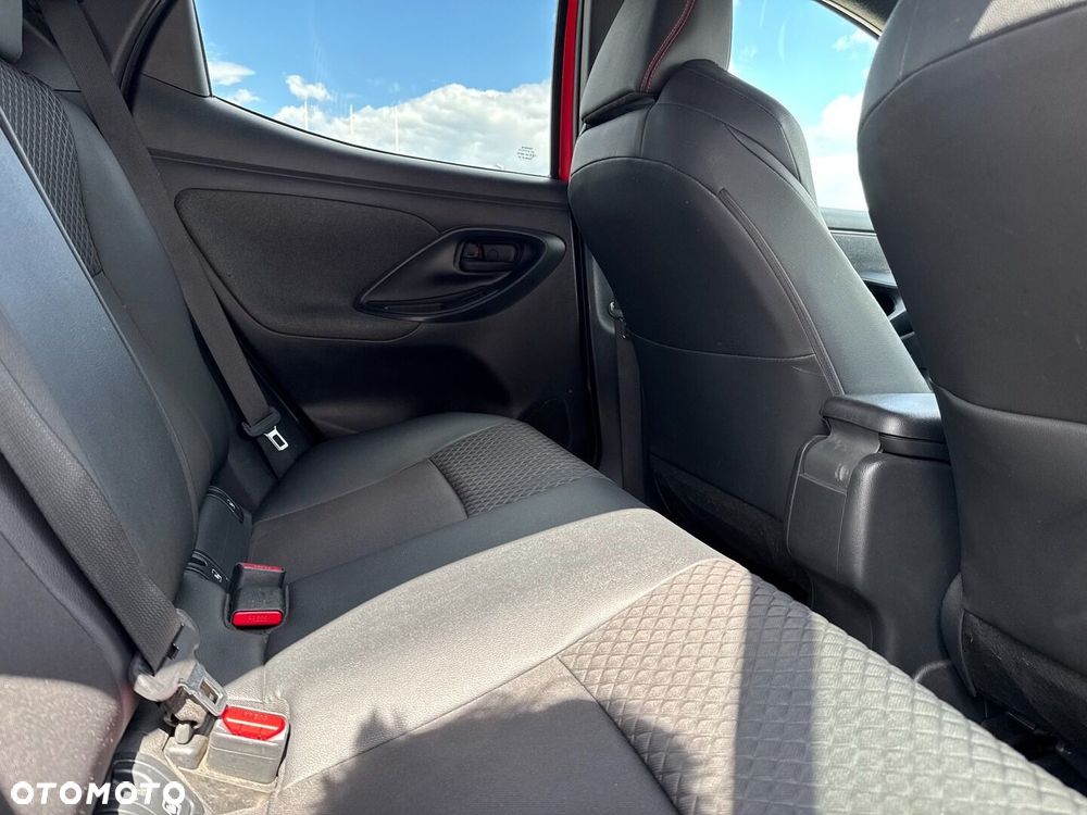 Toyota Yaris - 11