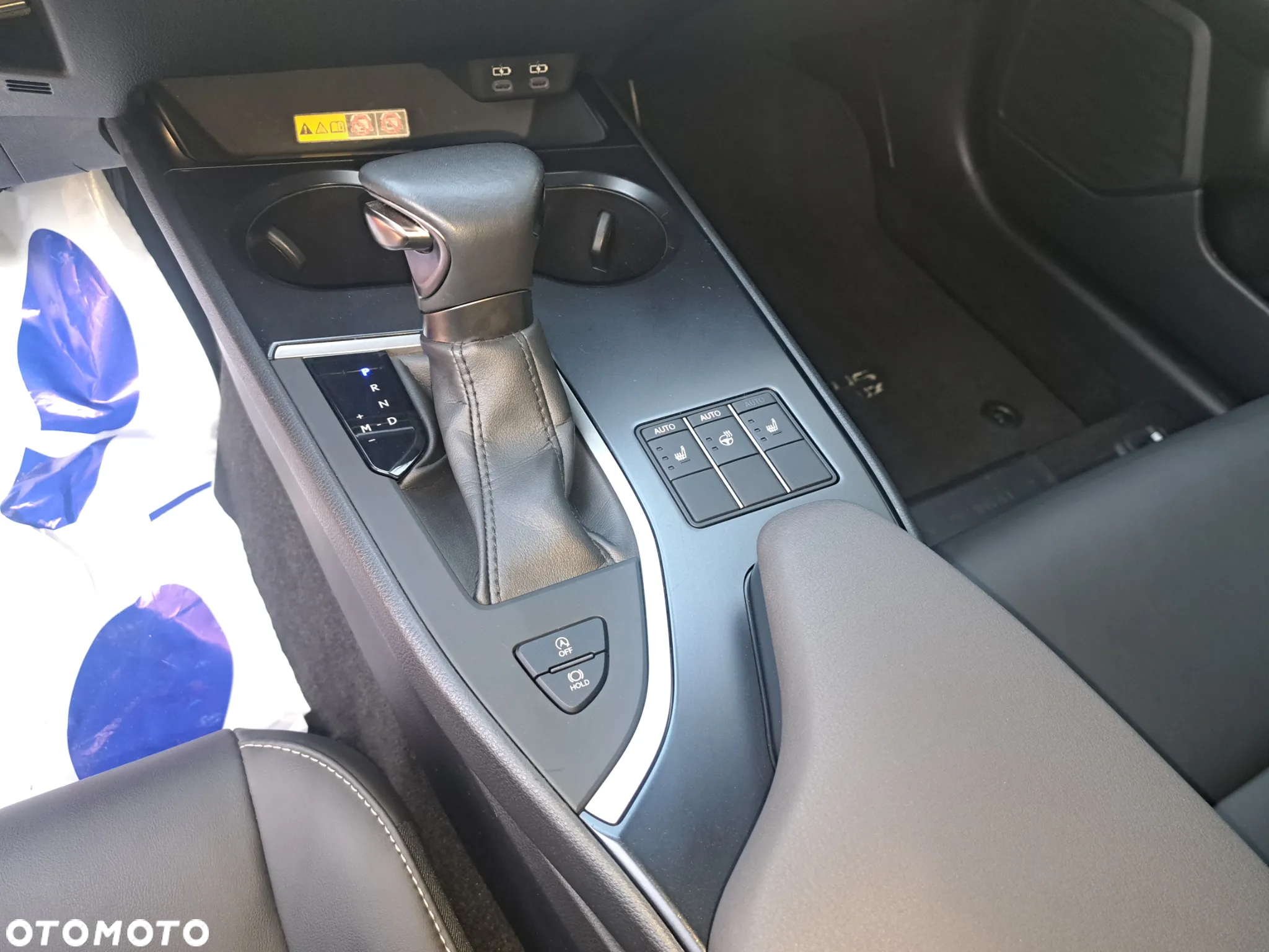 Lexus UX 200 GPF F Sport Design+ 2WD - 12