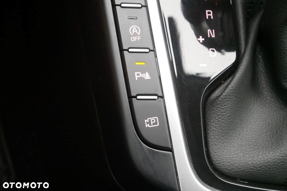 Kia XCeed - 18