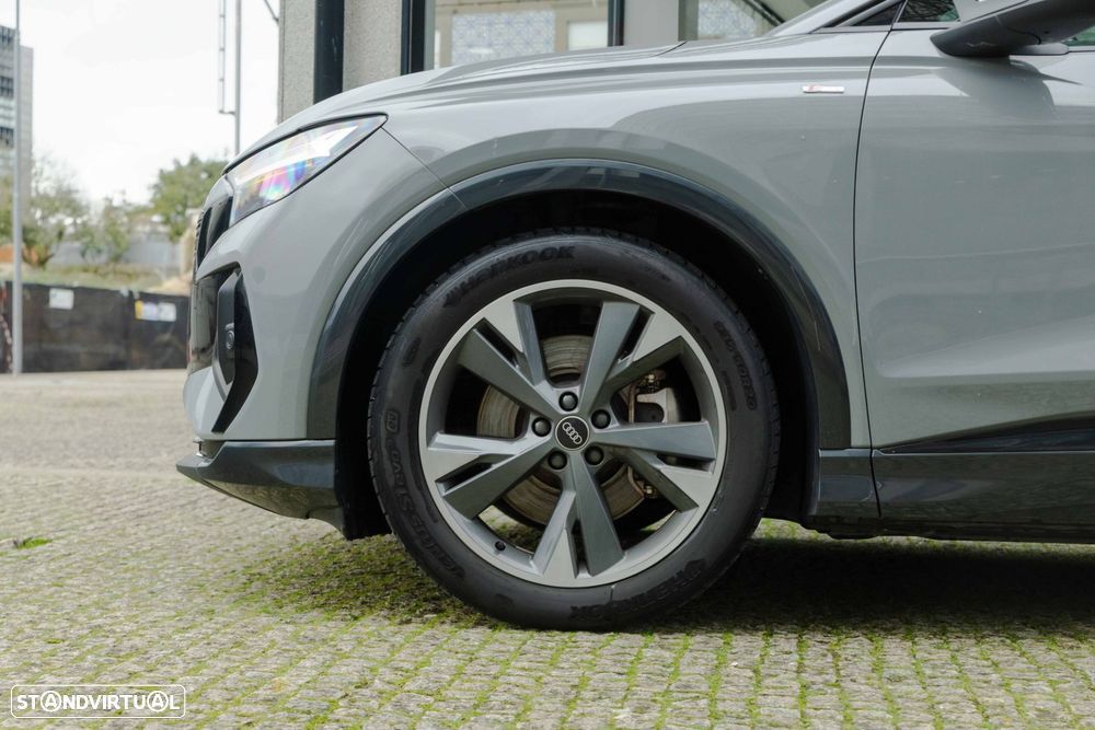 Audi Q4 e-tron - 4