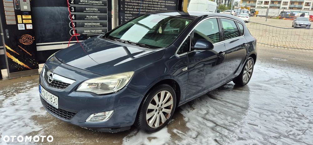 Opel Astra 1.4 T Cosmo - 14
