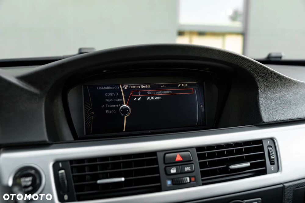 BMW Seria 3 325i xDrive Edition Lifestyle - 28