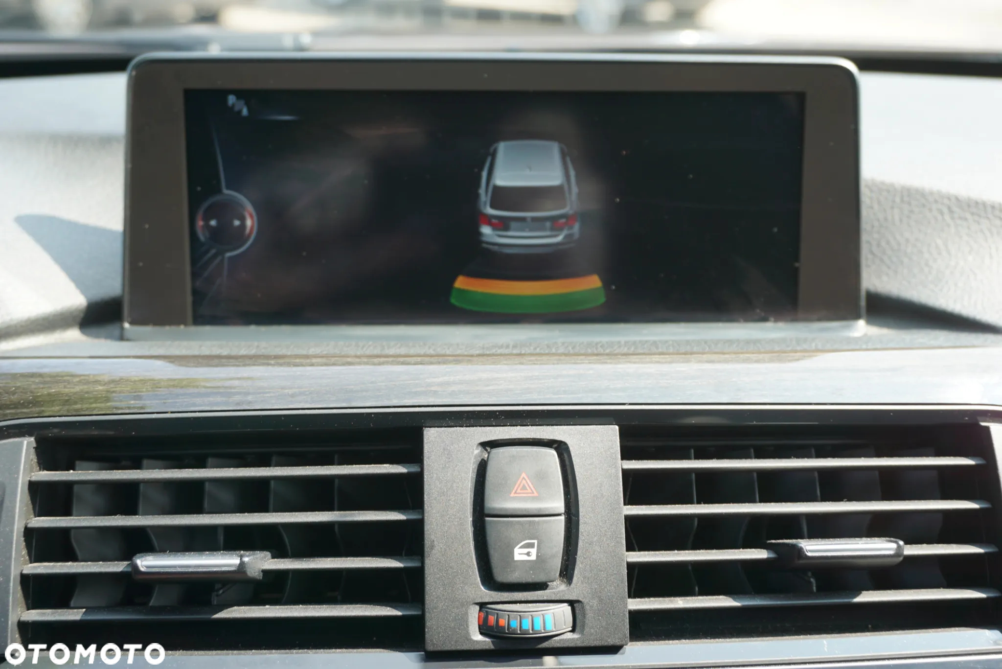 BMW Seria 3 318d Touring Luxury Line - 30