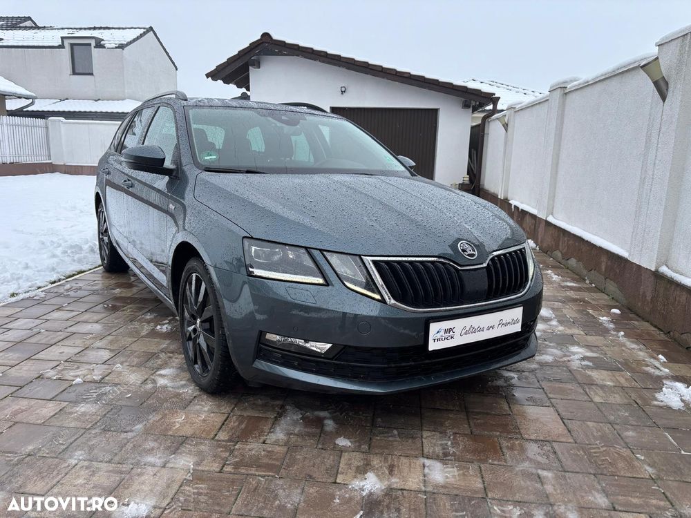 Skoda Octavia Combi 2.0 TDI DSG Soleil - 2