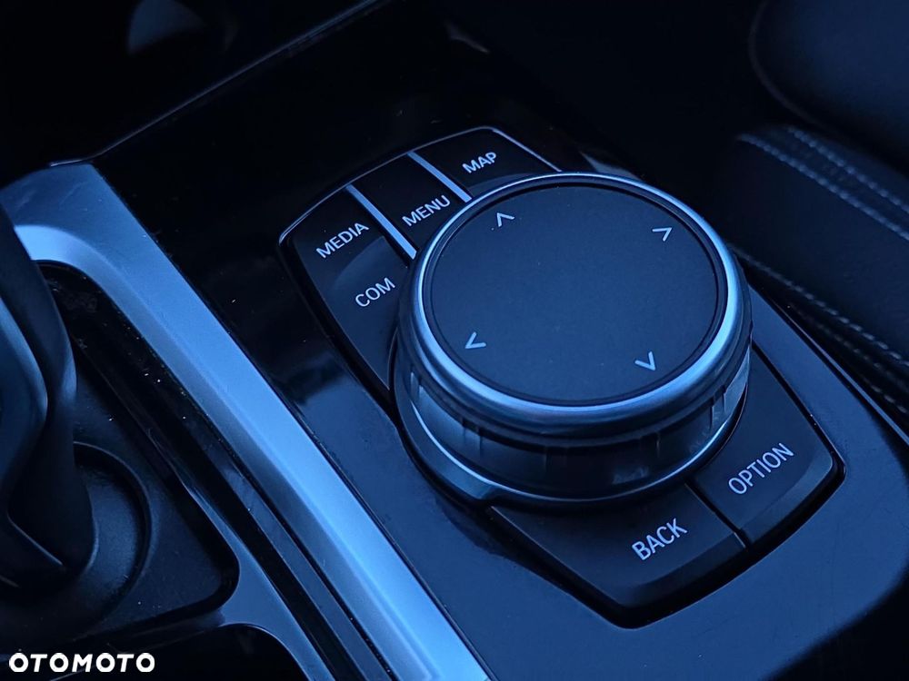 BMW X3 sDrive18d - 26