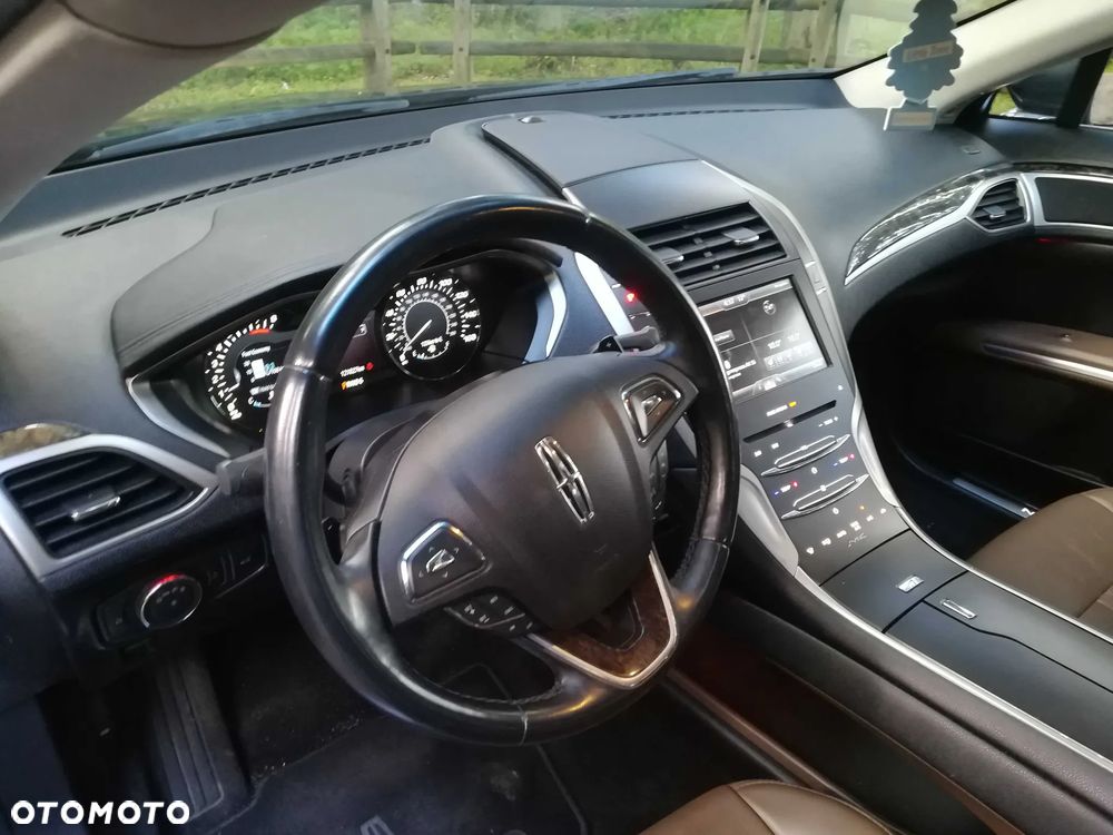 Lincoln MKZ - 8