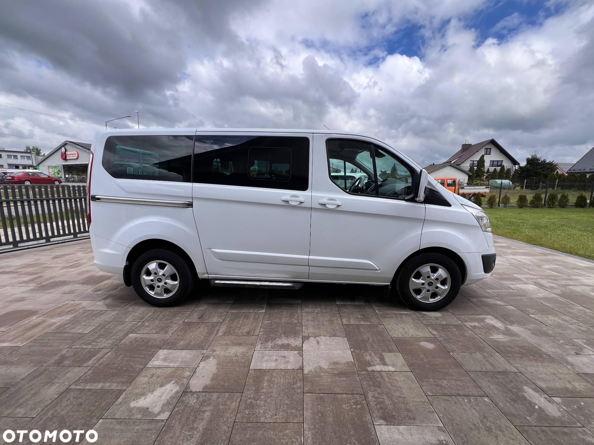 Ford Tourneo Custom 2.0 EcoBlue L1 Titanium - 6