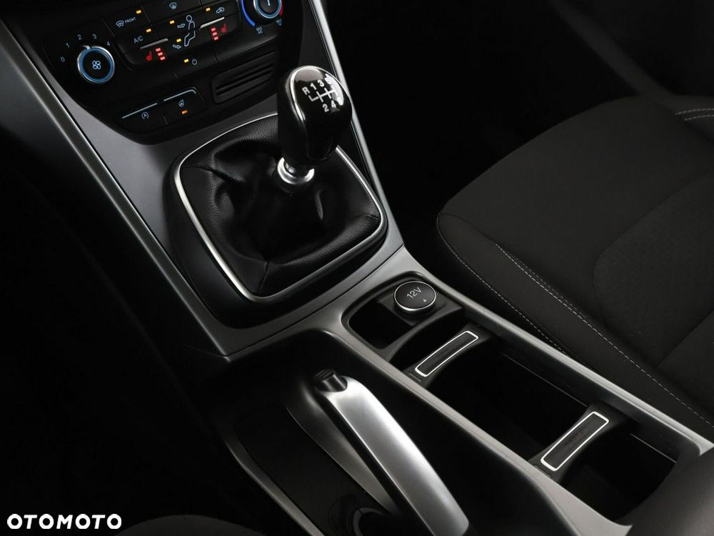 Ford Kuga 1.5 EcoBoost 2x4 Trend - 28