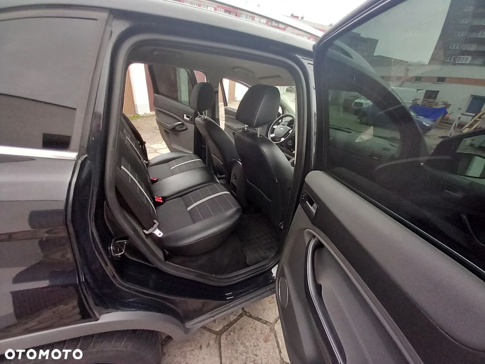 Ford Kuga 2.0 TDCi 2x4 Titanium - 26