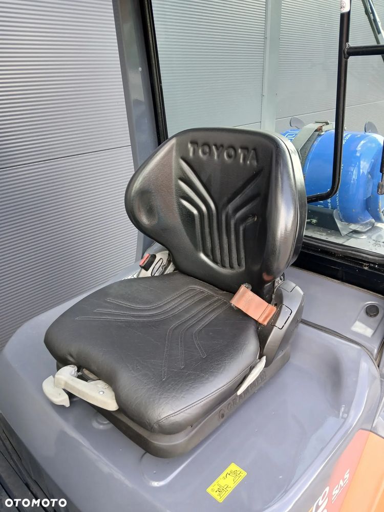 Toyota 02-8FGF25 - 8