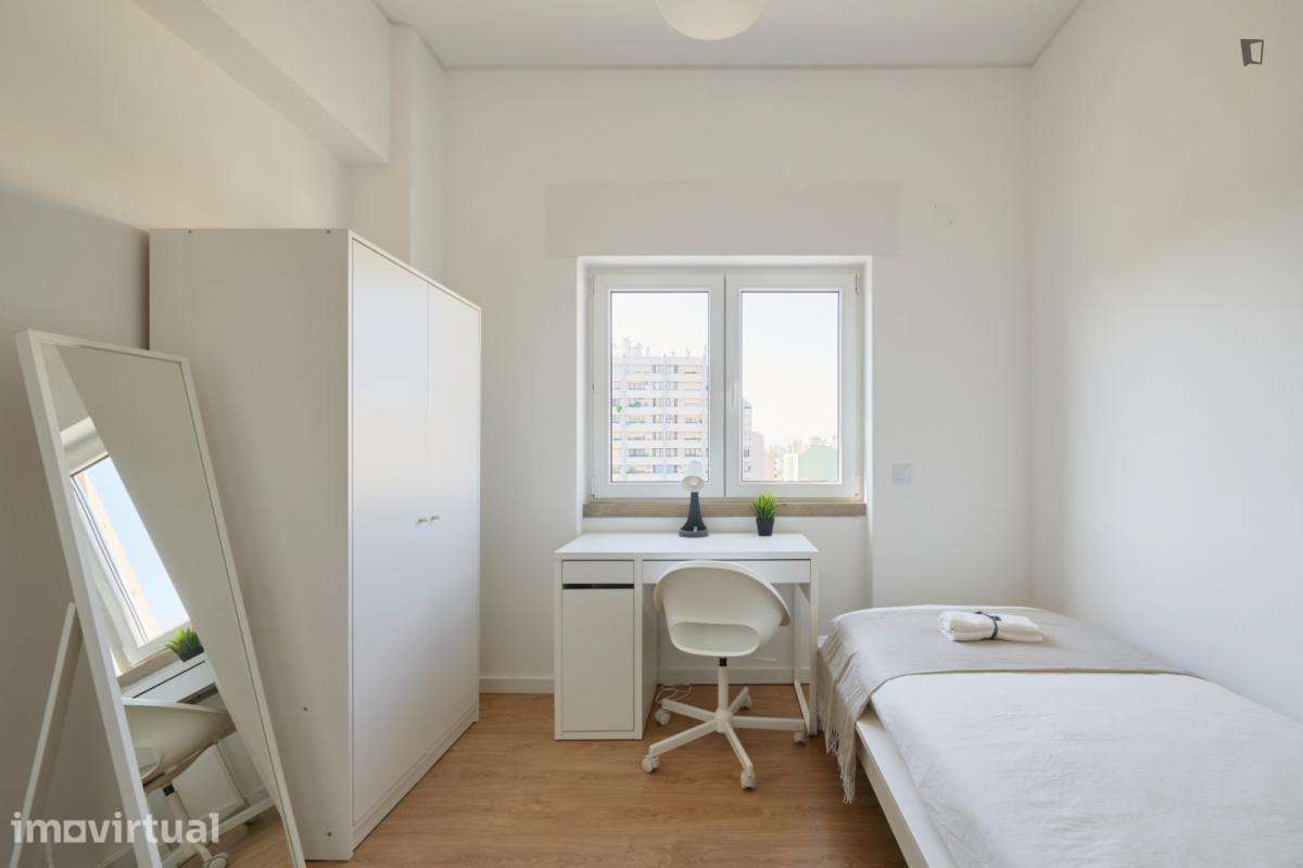 Quarto - localizado em Telheiras Lisbon - Grande imagem: 3/18