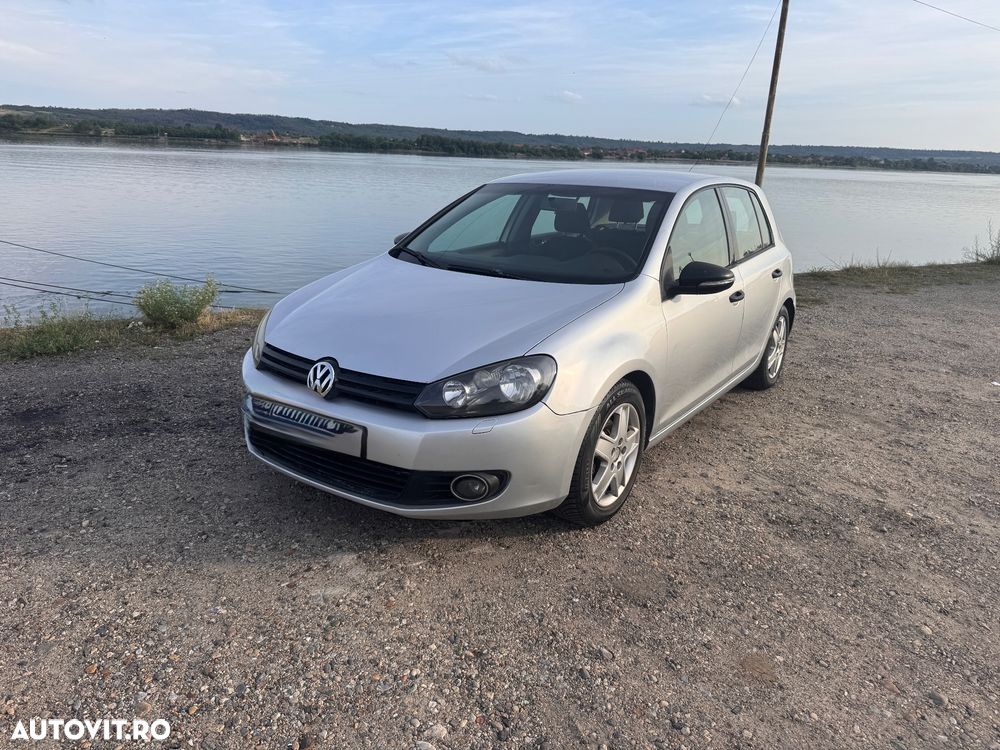 Volkswagen Golf - 1