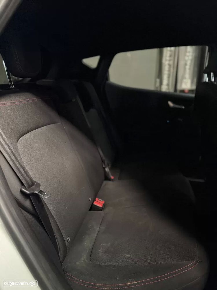 Ford Fiesta 1.0 EcoBoost ST-Line - 34