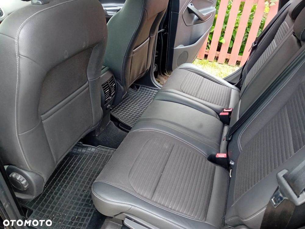 Ford Kuga - 10