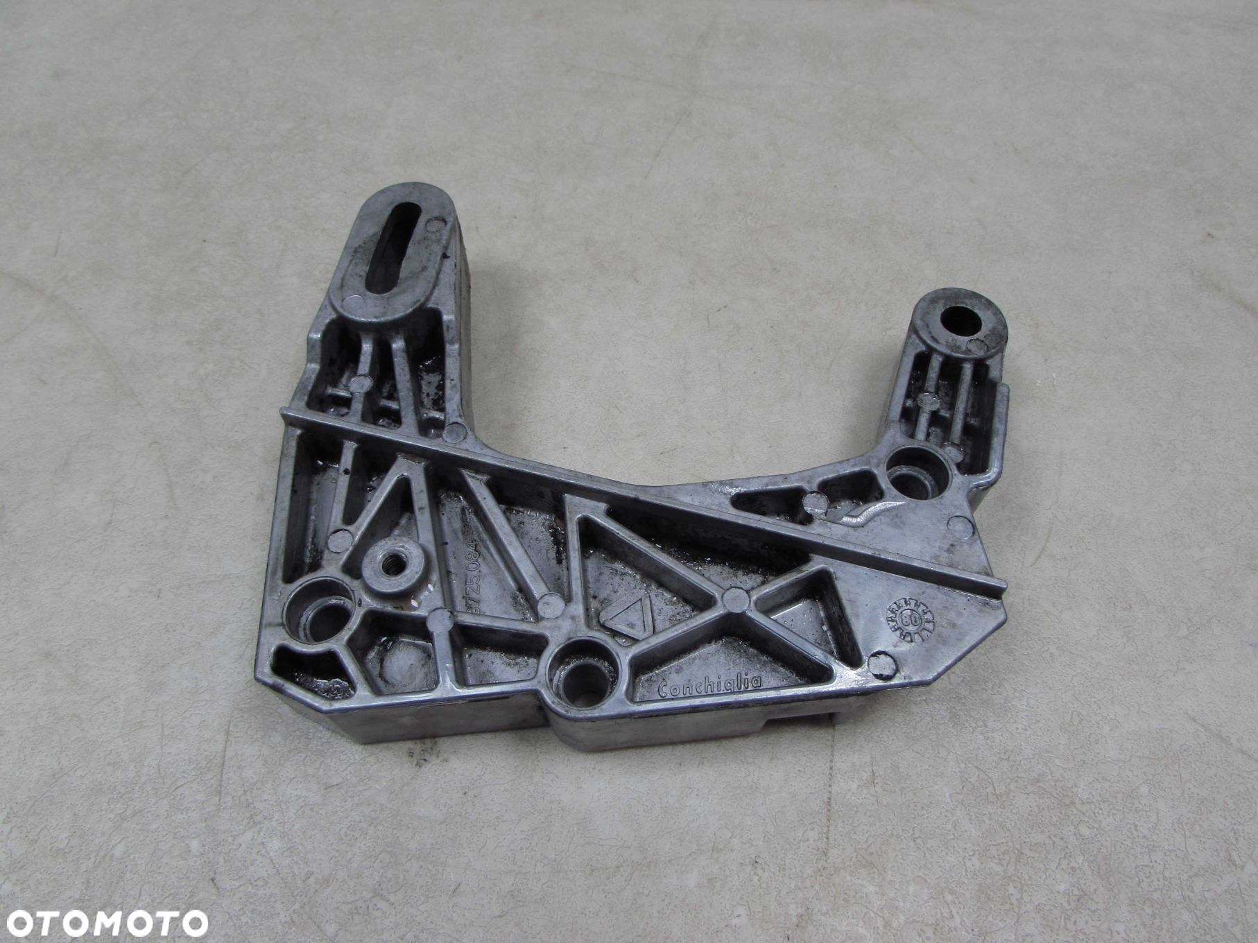 PIAGGIO PORTER HIJET PFAU QUARGO 0.7 DIESEL LOMBARDINI 04-16 LAPA WSPORNIK ALTERNATORA 8725.084 - 2