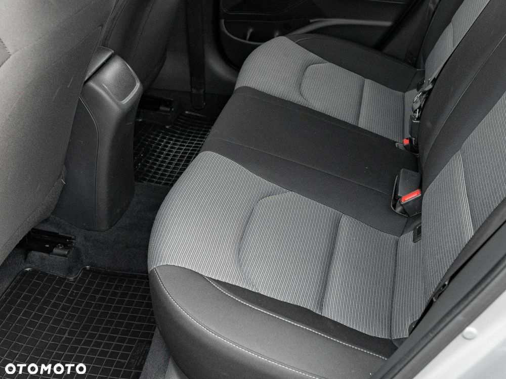 Hyundai i30 1.5 DPI Classic + - 21