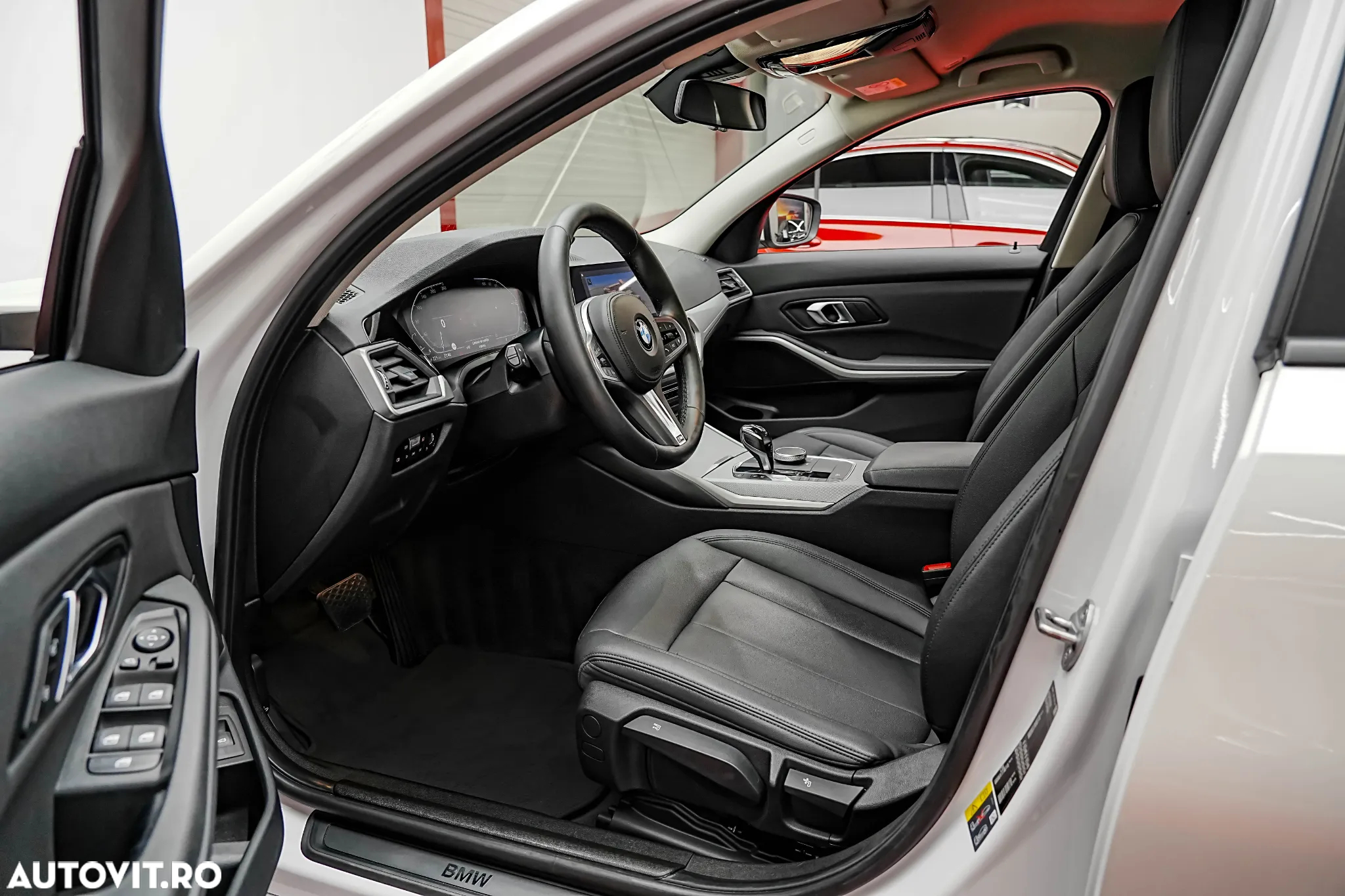 BMW Seria 3 330e Aut. Sport Line - 24