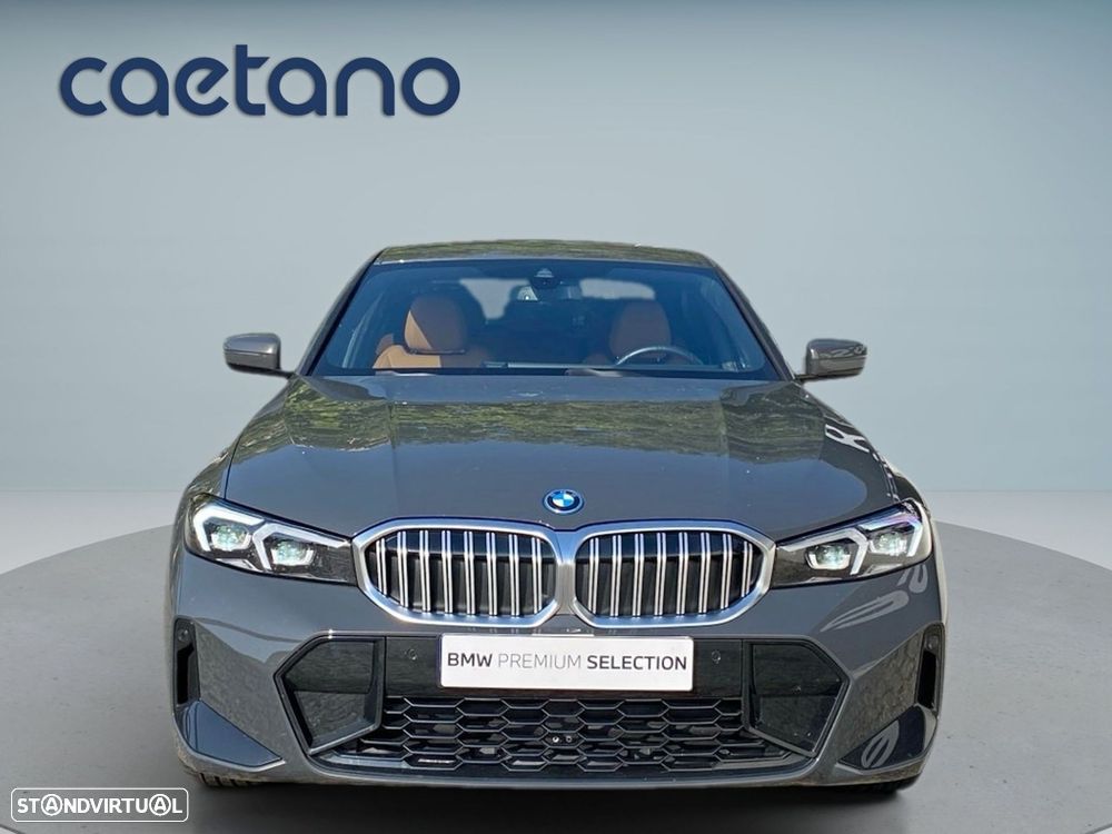 BMW 330 e Pack Desportivo M Auto - 24
