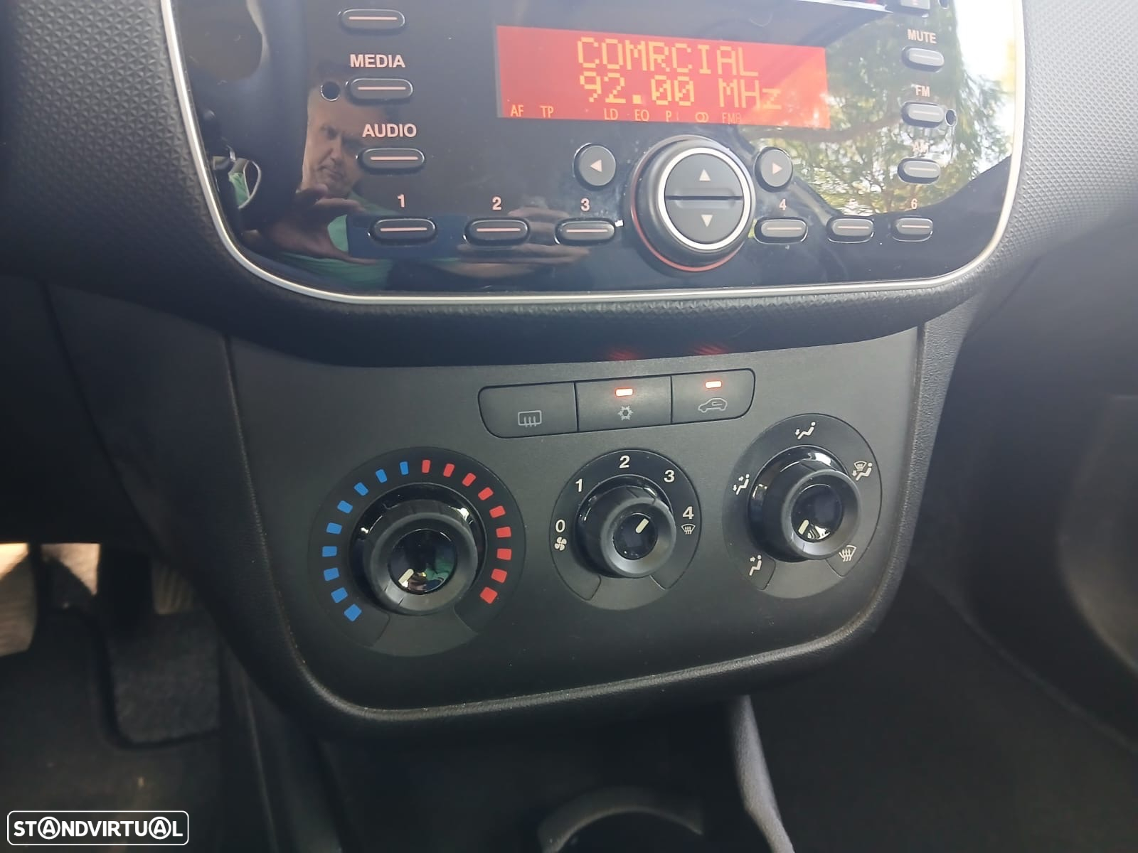 Fiat Punto 1.2 Lounge Start&Stop - 11