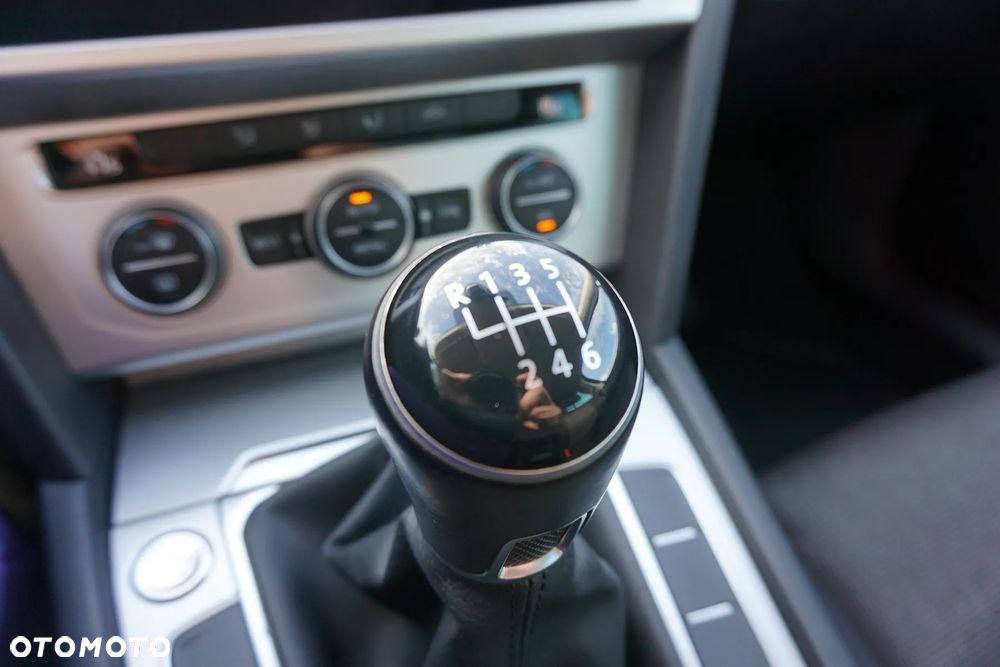 Volkswagen Passat 2.0 TDI BMT Comfortline - 30