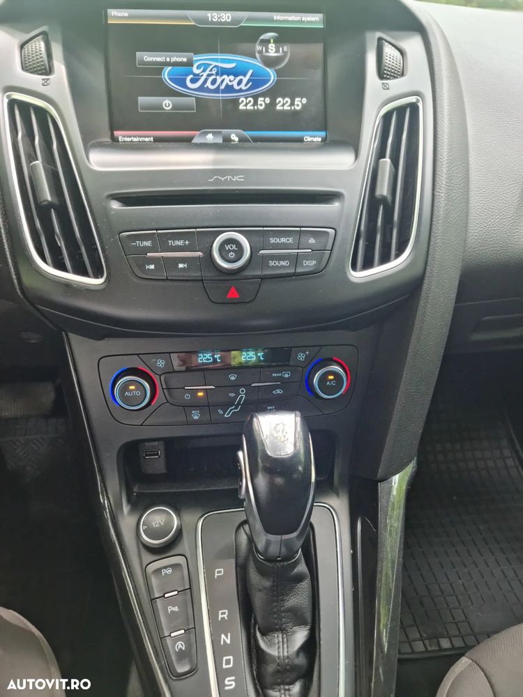 Ford Focus 1.5 EcoBoost Titanium - 13