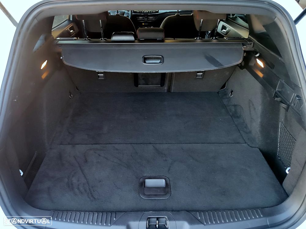 Ford Focus SW 1.0 EcoBoost MHEV ST-Line X Aut. - 9