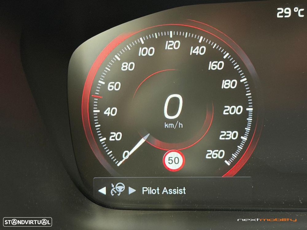 Volvo V90 2.0 D4 Momentum B.Pack Geartronic - 20