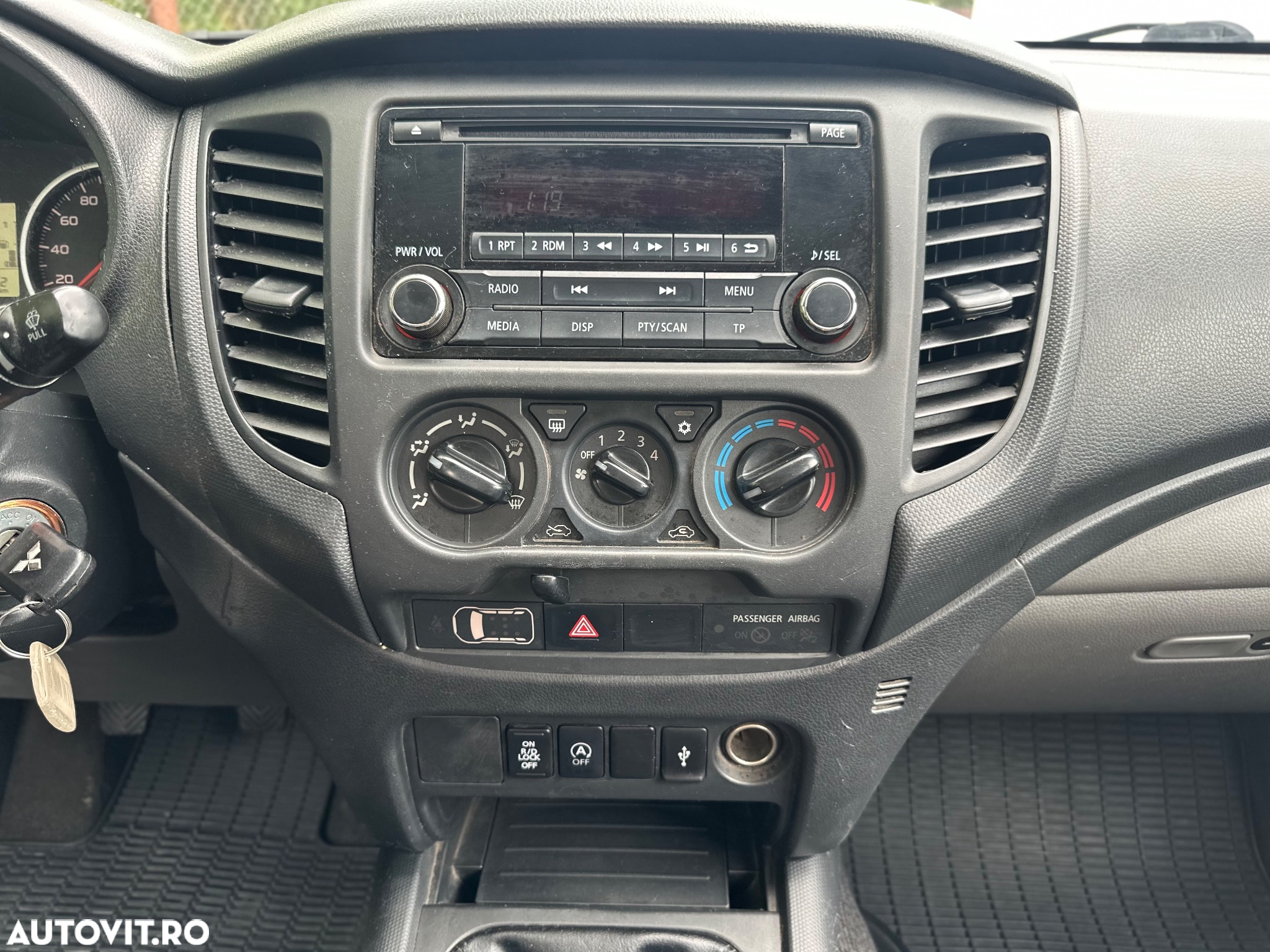 Mitsubishi L200 Double Cab 2.2 DI-D M/T Instyle - 12
