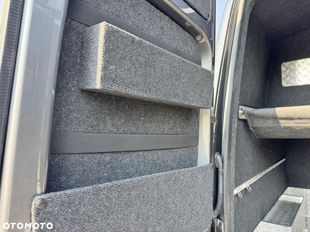 Mercedes-Benz Sprinter - 24