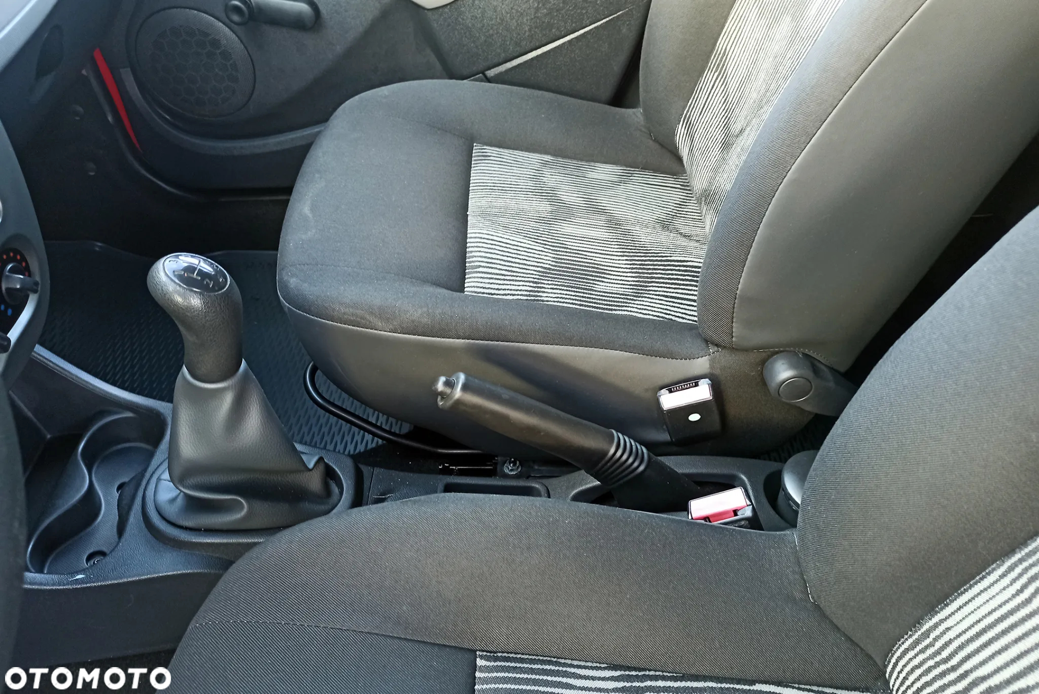 Dacia Sandero 1.6 16V Hi-Flex - 27