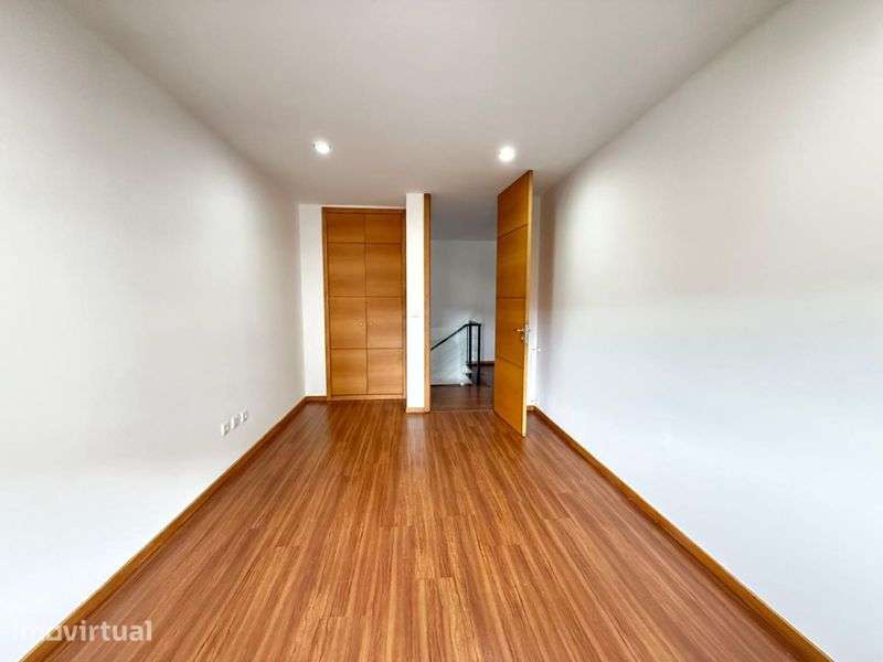 T3 Duplex impecável no centro Paredes - Grande imagem: 4/10